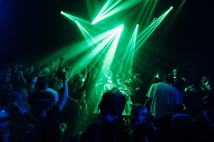 Hempi playing at Menti Festival