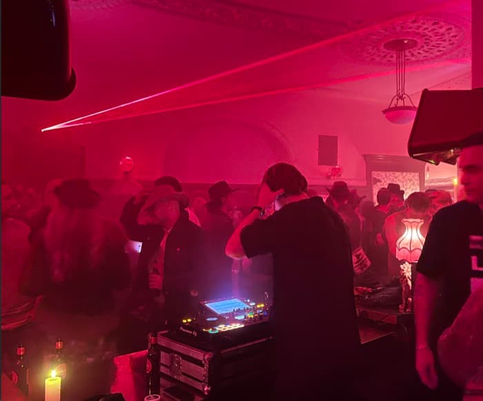 Hempi playing at Oddbar